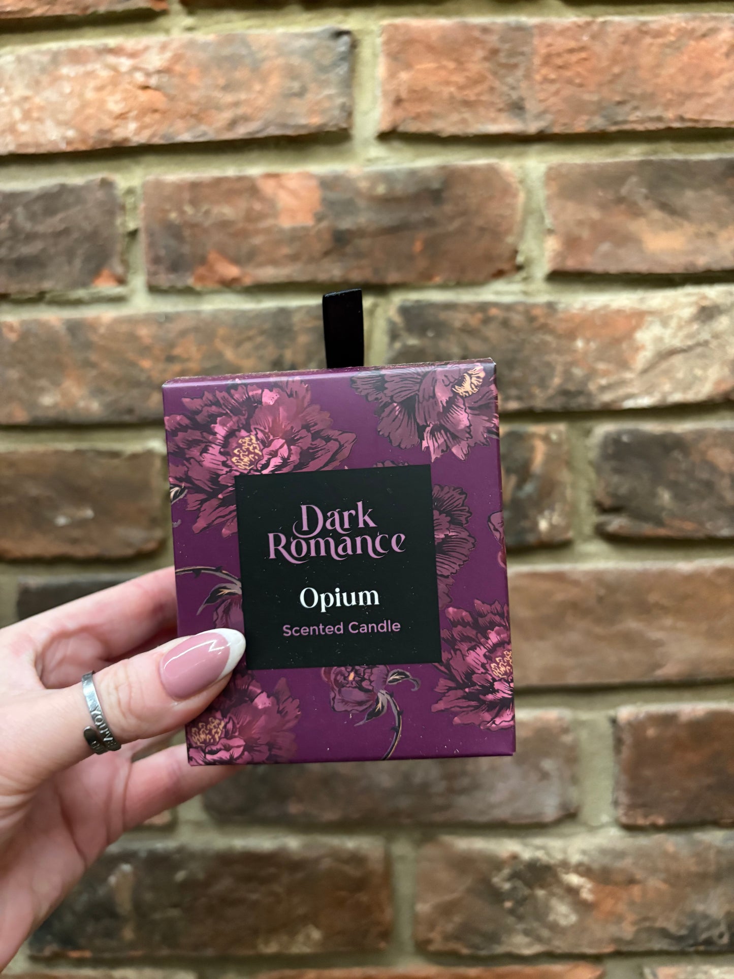 Dark romance candle
