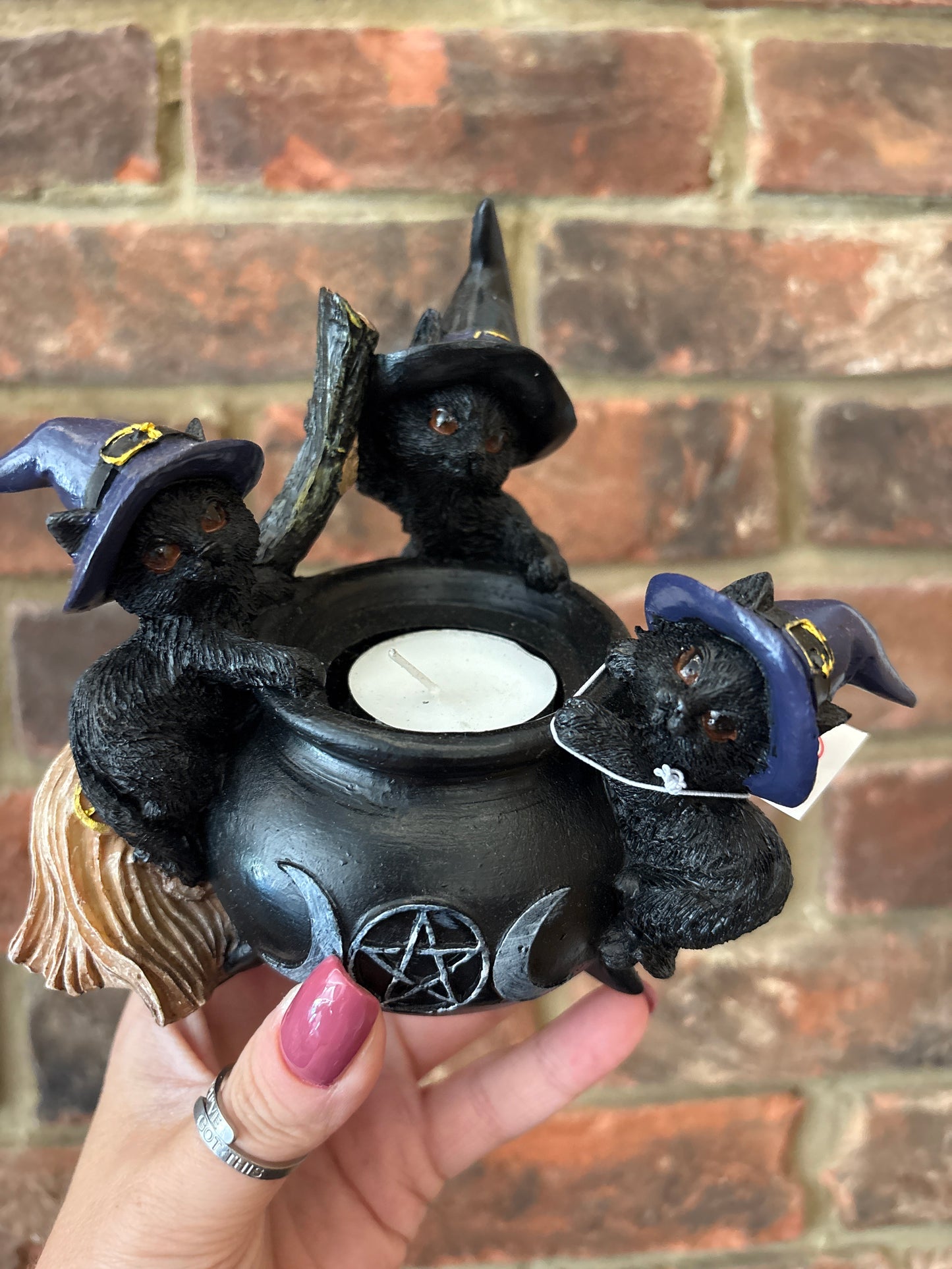 Familiar cauldron